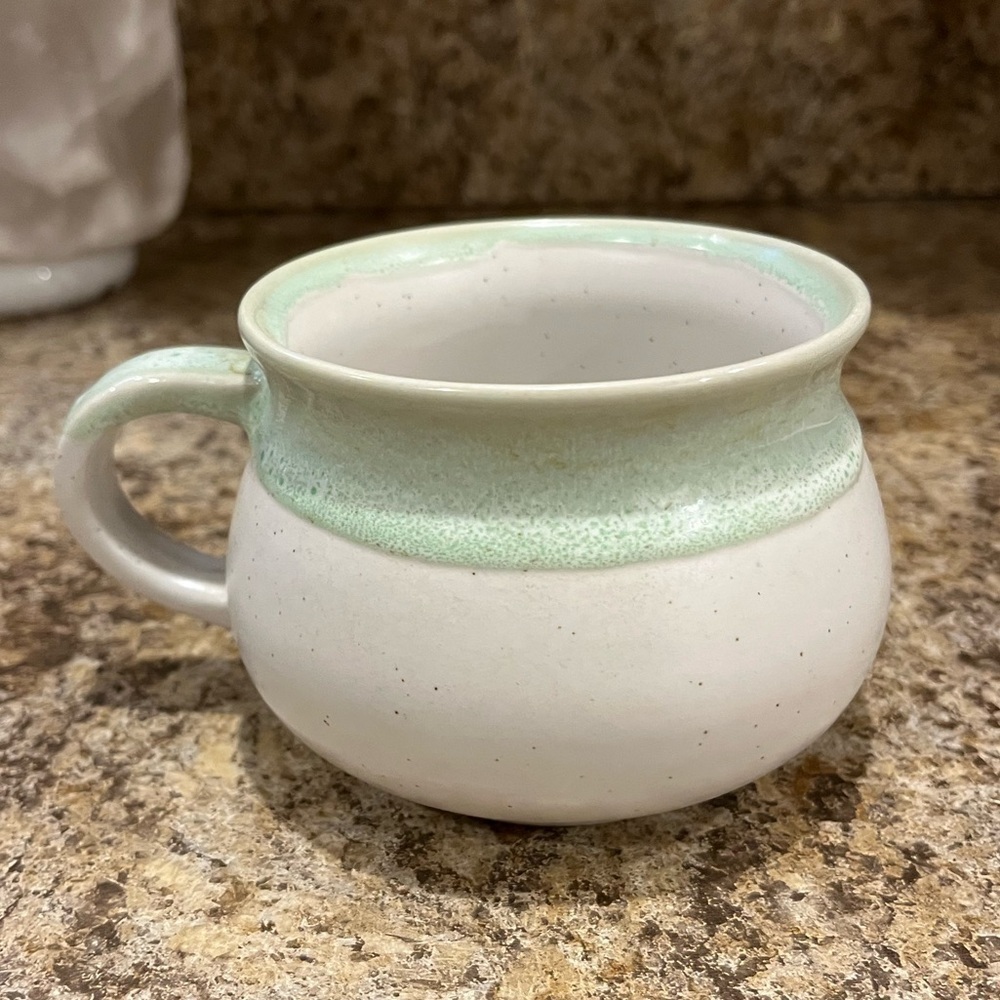 Sabina White and Light Green Mug Made in Korea 12 oz. - Picture 5 of 11